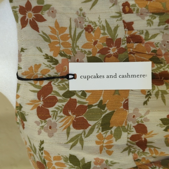 Cupcakes & Cashmere V Neck Floral Peasant Blouse with Tie Tassels Size XS - Picture 6 of 10